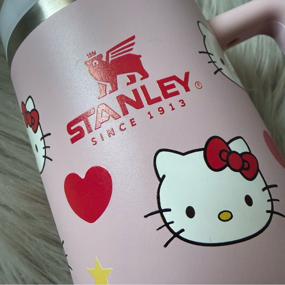 STANLEY x Hello Kitty Pink 40oz Tumbler Cup w/ Handle & Straw Limited Edition - Picture 2 of 7